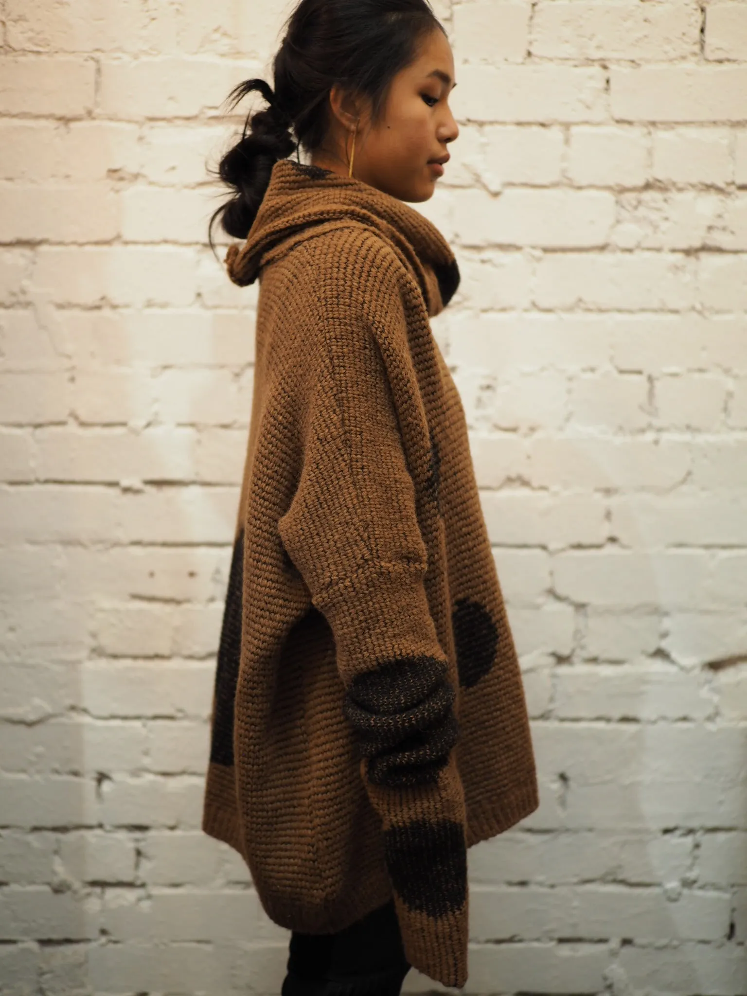 Over size spot sweater (Alpaca) - Camel / Black