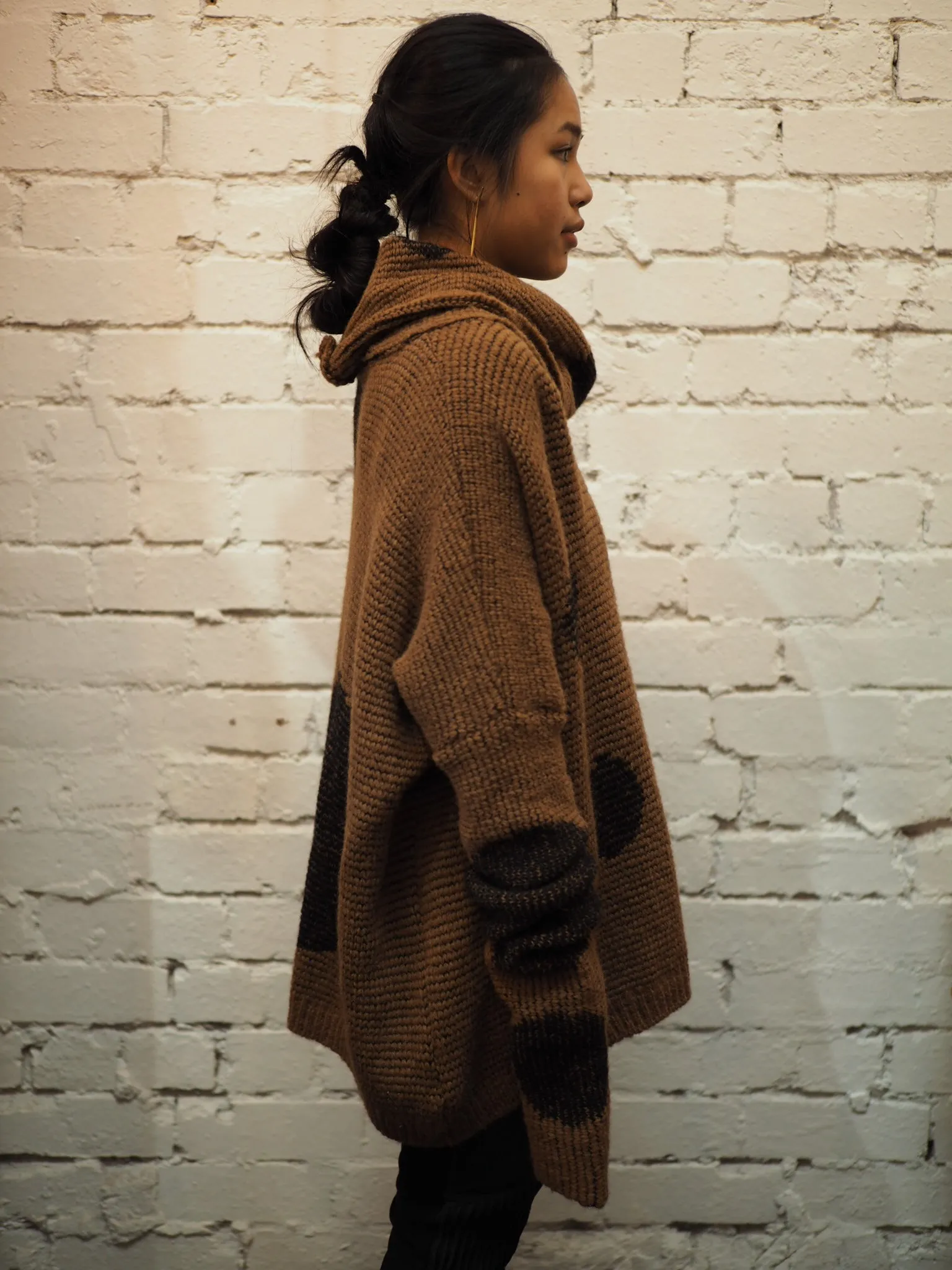 Over size spot sweater (Alpaca) - Camel / Black