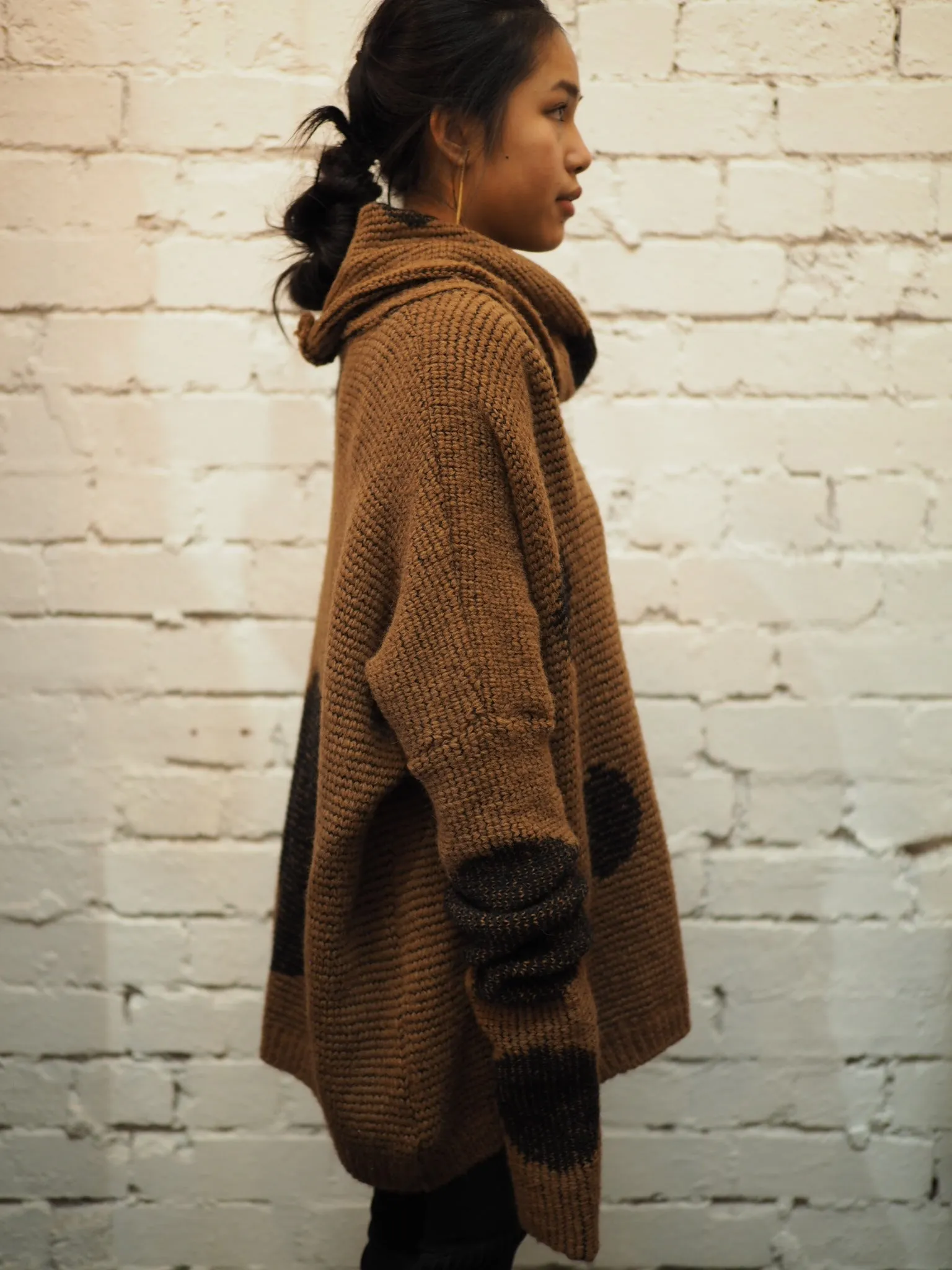 Over size spot sweater (Alpaca) - Camel / Black